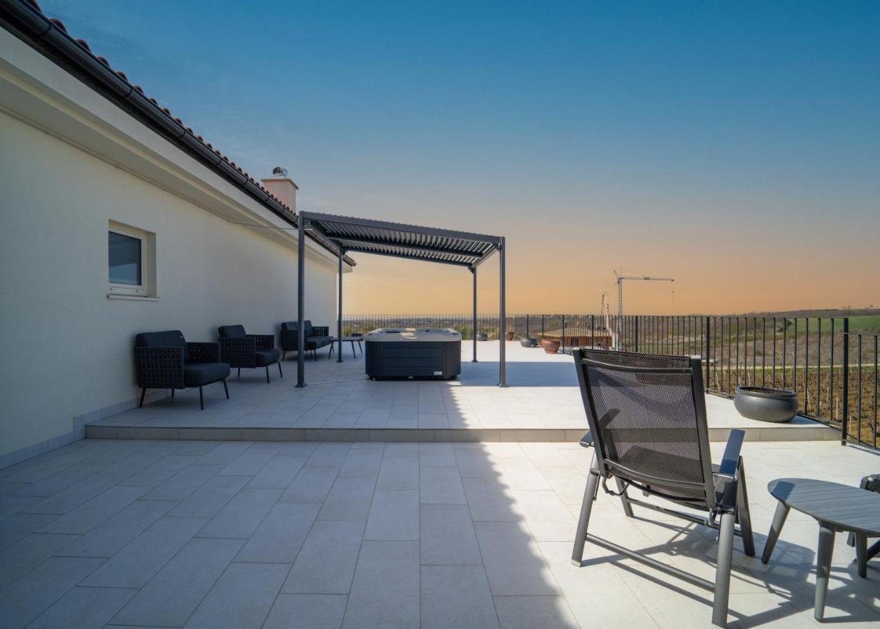 Wine Residence Cattunar Brtonigla Luaran gambar