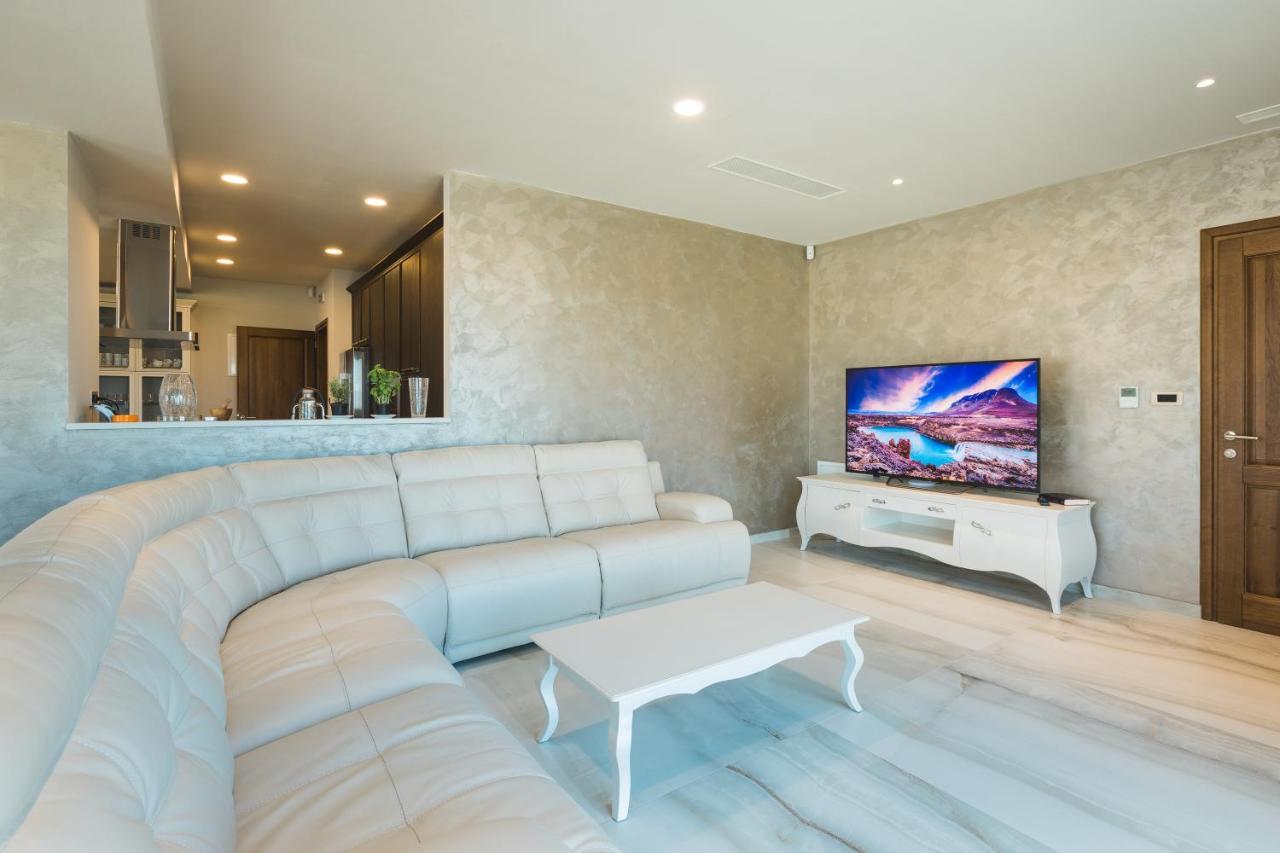 Wine Residence Cattunar Brtonigla Luaran gambar
